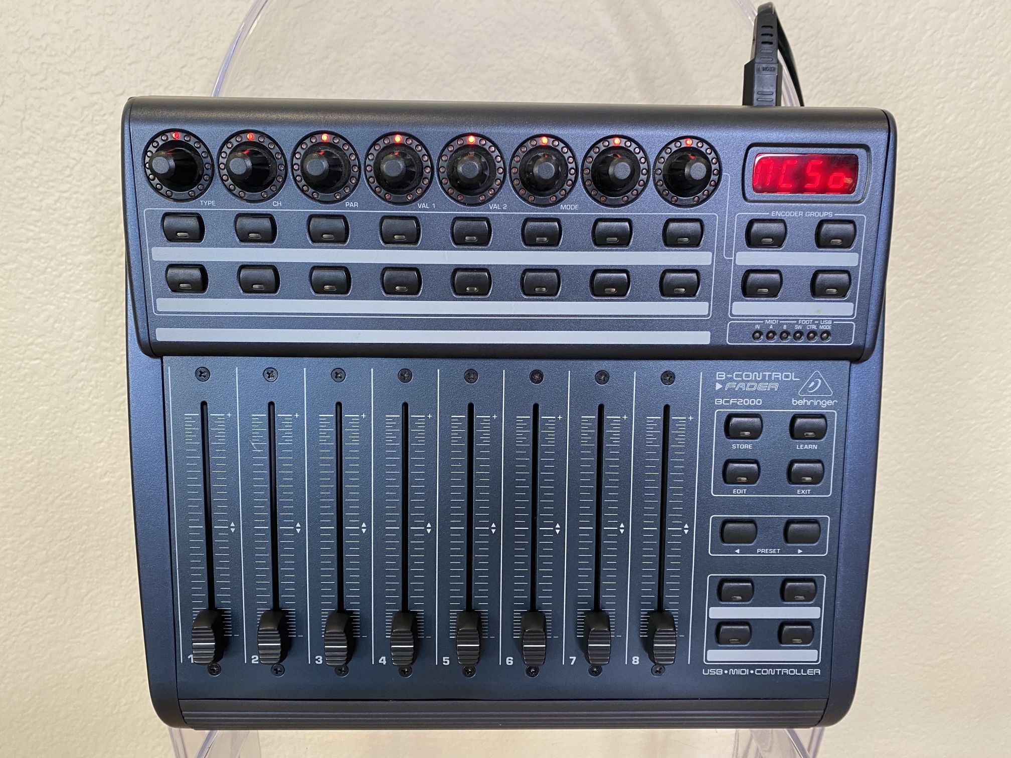 Behringer B-Control Fader BCF2000