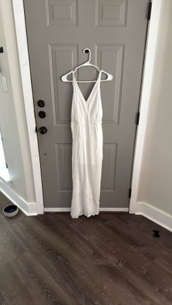 Medium White Lulus Dress