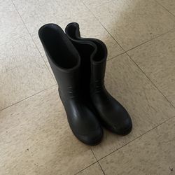 Boots Size 4