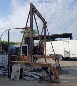 Gantry hoist