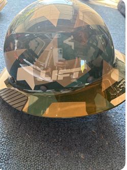 Lift cam construction helmet