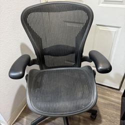 Herman Miller Aeron ( SIZE B )