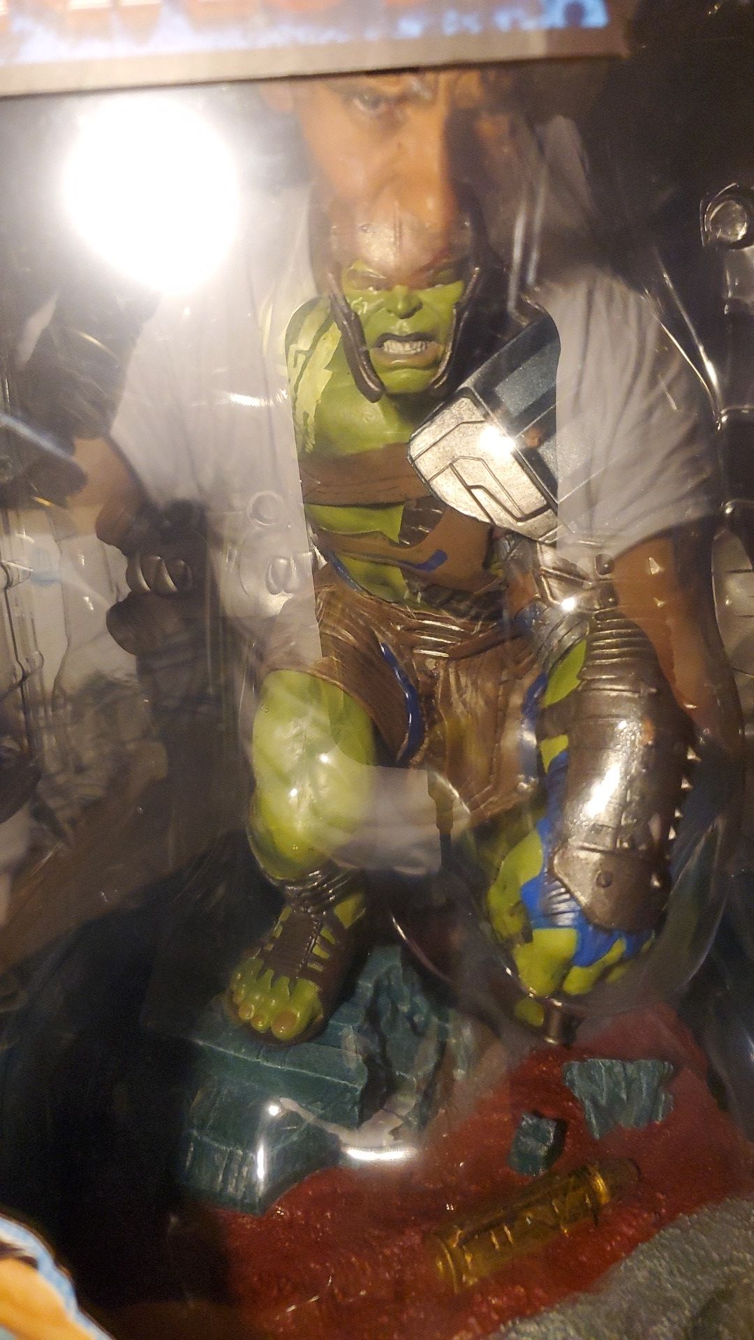 Ragnarok Gladiator Hulk statue