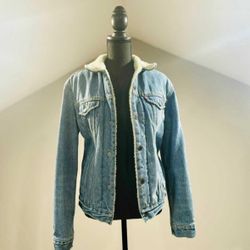 Levi’s Small Sherpa Trucker Jacket