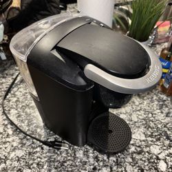 Coffee Keurig With Accessories 