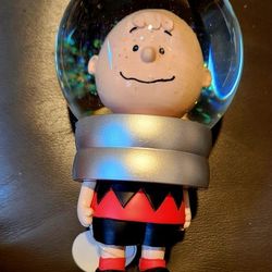 Charlie Brown WATER GLOBE