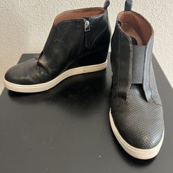 Women’s Wedge Boots Size 8.5