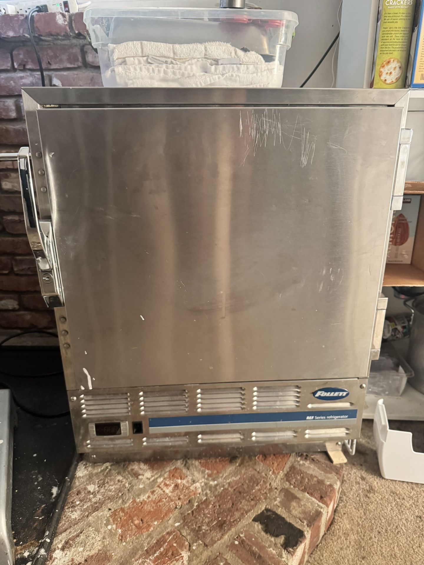 Refrigerator