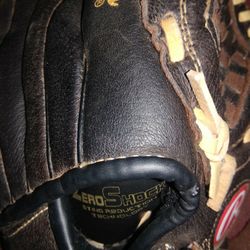 Rawlings Baseball Glove