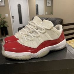 Jordan 11 low cherry size 10.5 shoes 