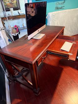 Beautiful Executive Wood Desk – Drawers, Keyboard Tray & Built-In Outlets