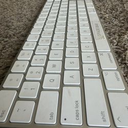 Apple Magic Keyboard, Bluetooth