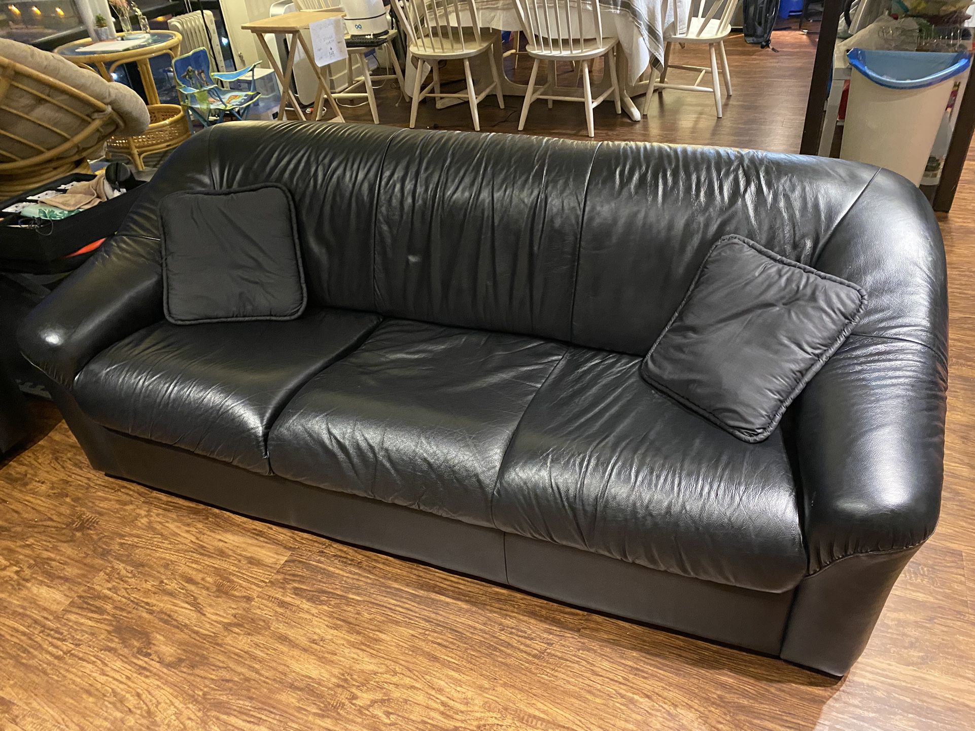 ItalDesign Black Leather 3-seat sofa