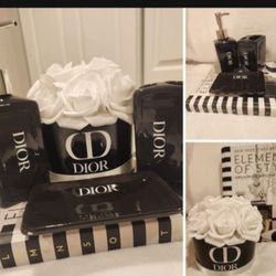 New! Gorgeous bath set!