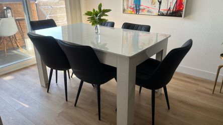Dinning Table