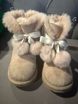 Authentic Shearling UGG Gita Beige Tan Pom Pom Boots Little Girls Size 13