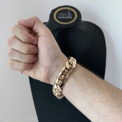 18MM 8" (182 Grams), 14K Yellow Gold over. 999 Silver, Cuban Link Chain