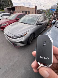Car keys/llaves de autos/key fobs