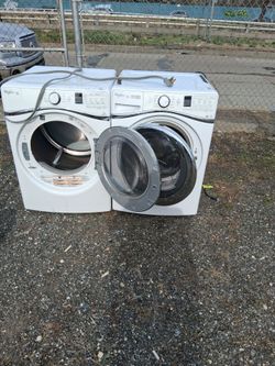 Whirlpool Duet Steam Washer and dryer  set  works good 30 day warranty all hoses and cords included