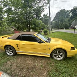 2004 Ford Mustang