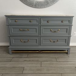 6 Drawer gray dresser 