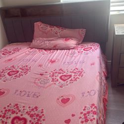 Queen Bed With Mattress And Dresser 