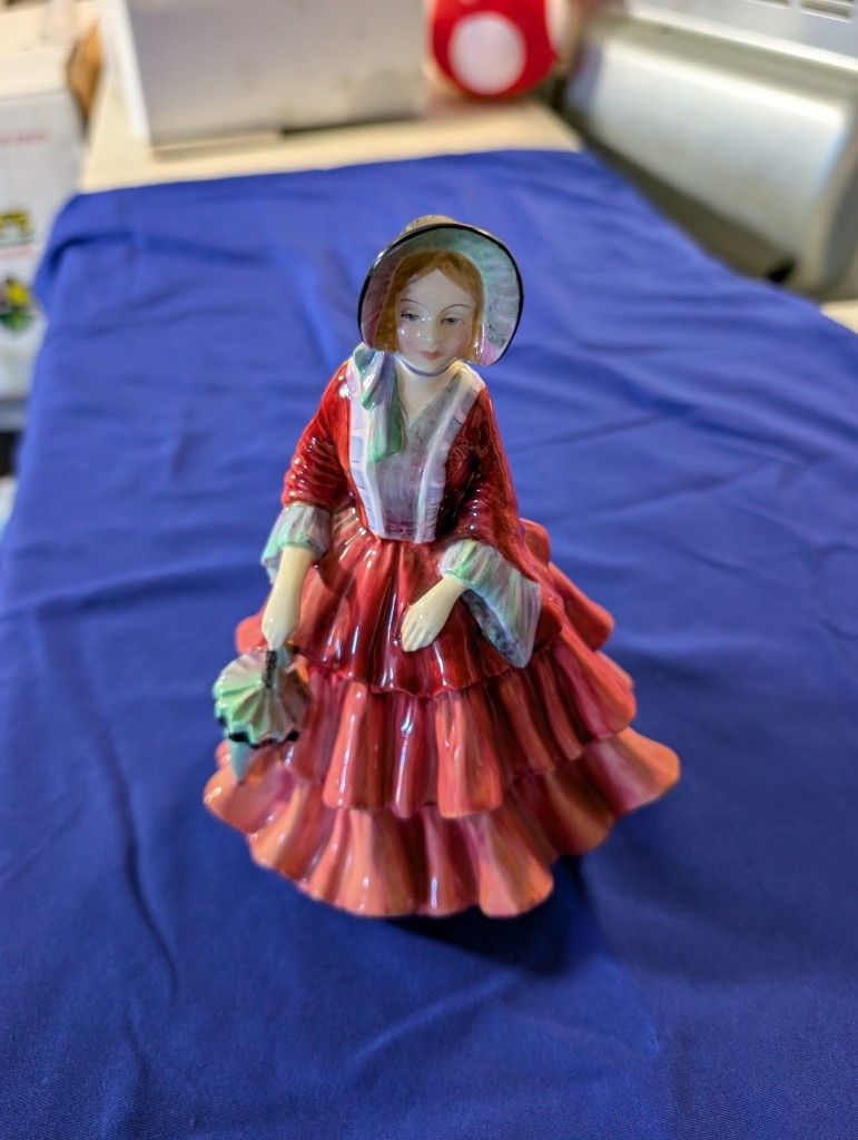 Paragon Fine Bone China "Lady Gwendoline"
