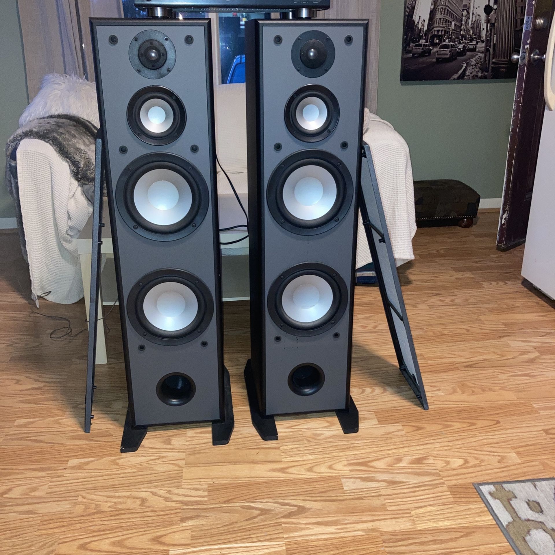 Yamaha NS-A200XT Dual Speakers