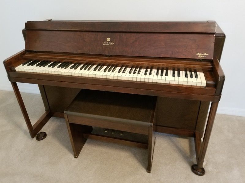 Lester Betsy Ross Spinet Piano