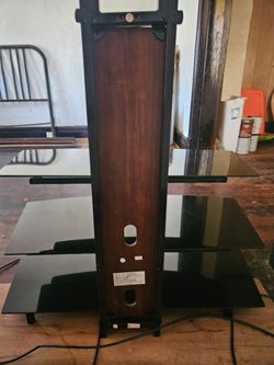 Free TV stand, chair, and display stand,  Lebanon  Pa