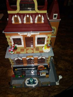 LEGO-STYLE PLASTIC BRICKS MODULAR HOUSING TOYS