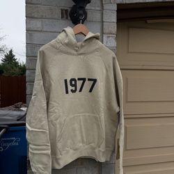 Essentials 1977 Hoodie 