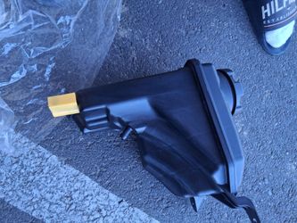 BMW radiator reservoir