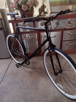 NICE BIKE GKU TIRES SIZE 700C FRAME SIZE 58CM SIGLE SPEED VERY GOOD CONDITION