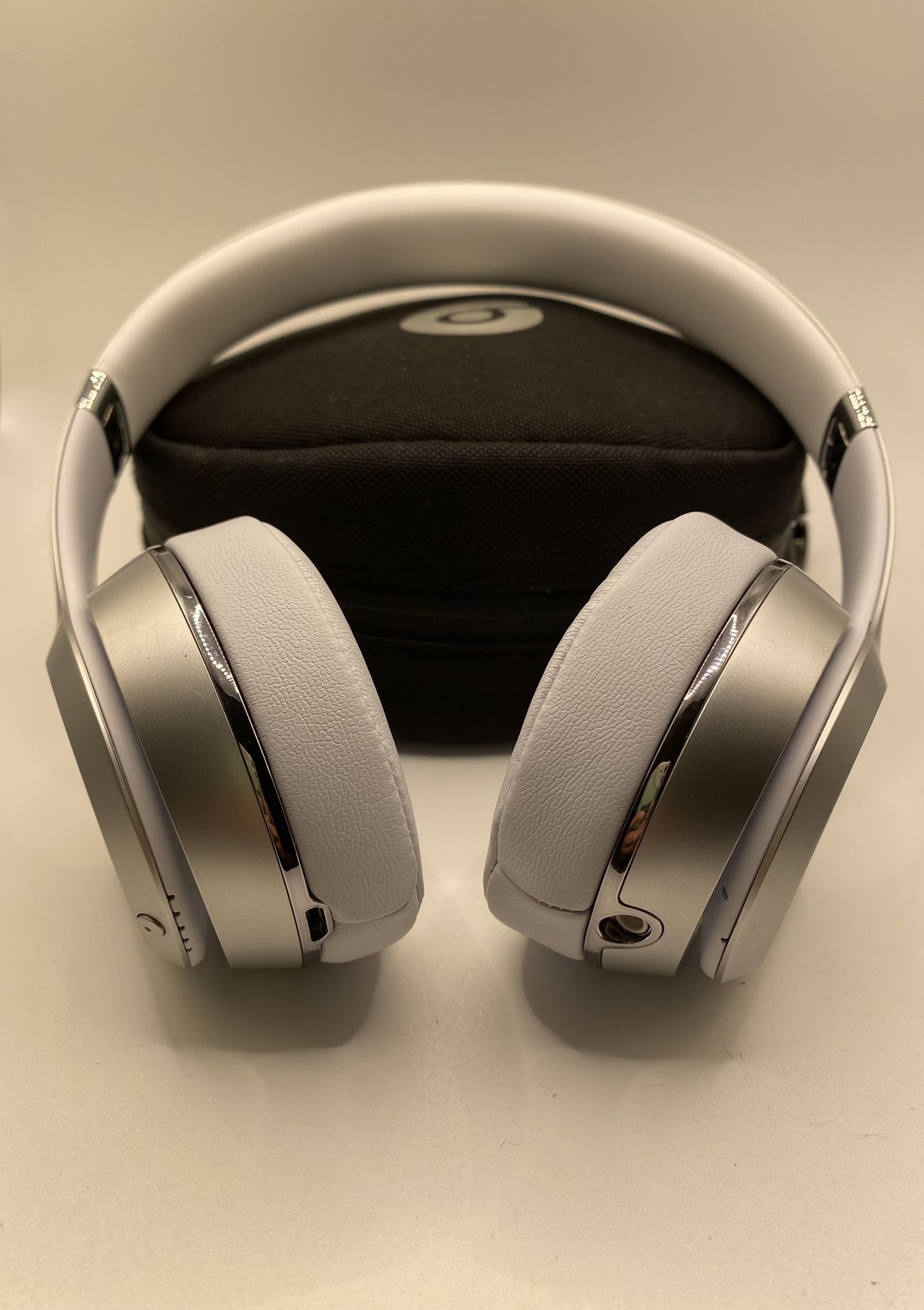 (Authentic) Silver Beats Solo3 Bluetooth Wireless Headphones #1991