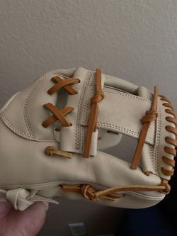 NEW GLOVE 44 12" BASEBALL OR SOFTBALL
