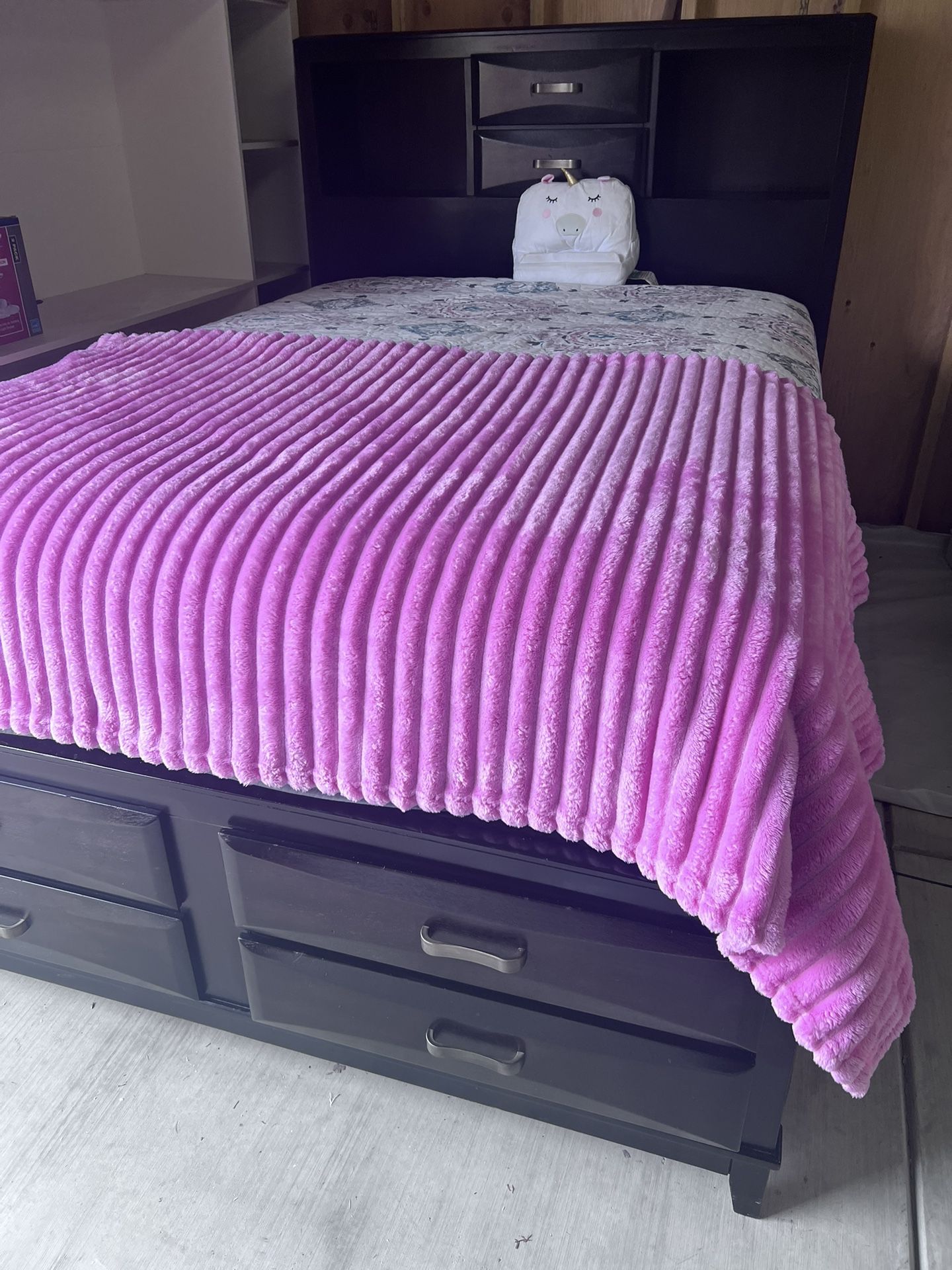 Full Size, All Wood Captain Bed With Five Storage Drawers Below The Mattress And Two Small Drawers On The Headboard. Includes a very good ma  mattress