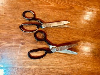 Vintage Black Handle Scissors Pair