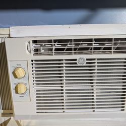 Ge Air Conditioner 5100 Btus..