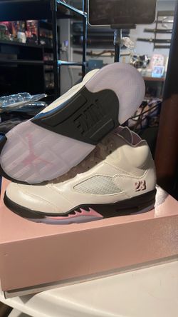 BRAND NEW AIR JORDAN 5 SOFT PINK SZ 11.5