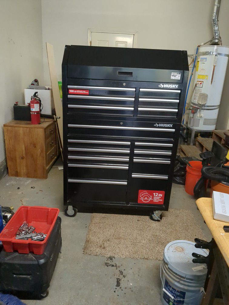 Husky 41in 16 Drawer 24 In Deep Cabinet Andchest Combo $300