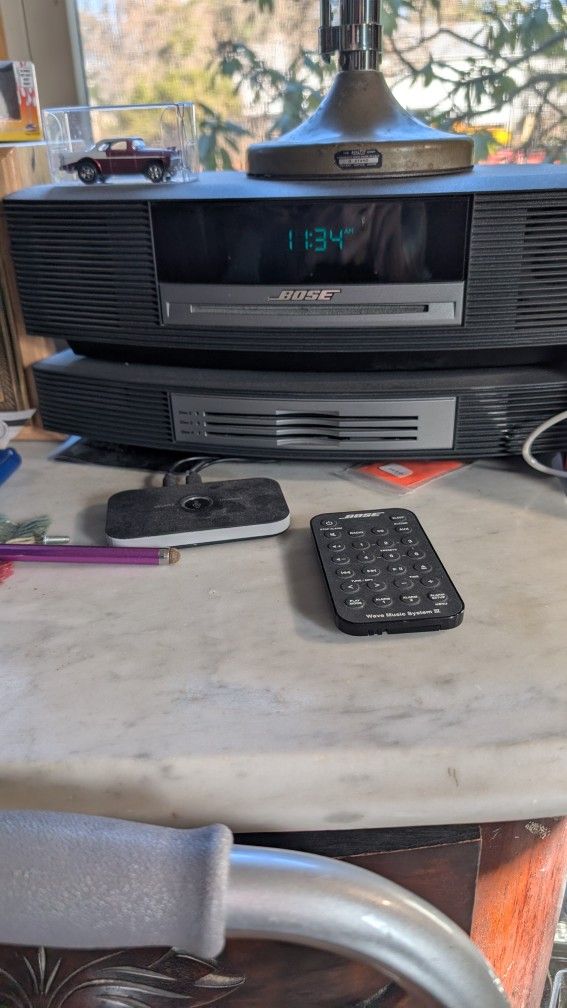 BOSE WAVE SYSTEM WITH 3 CD SYSTEM CHANGER