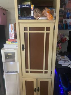 Rolling cabinet