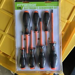 Pittsburgh 7 Pc. Electricians Screwdriver 