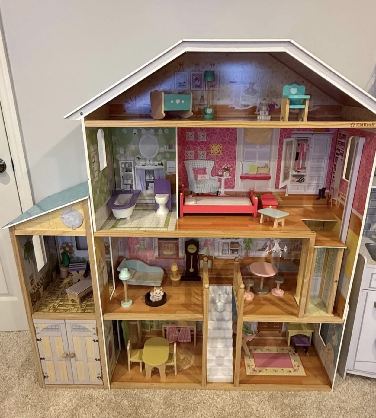 Kid Kraft doll house with accessories
