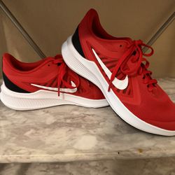 Sneakers 👟 Nike Adidas Boys Ir Girls Zine 5 New Very Good Condition 