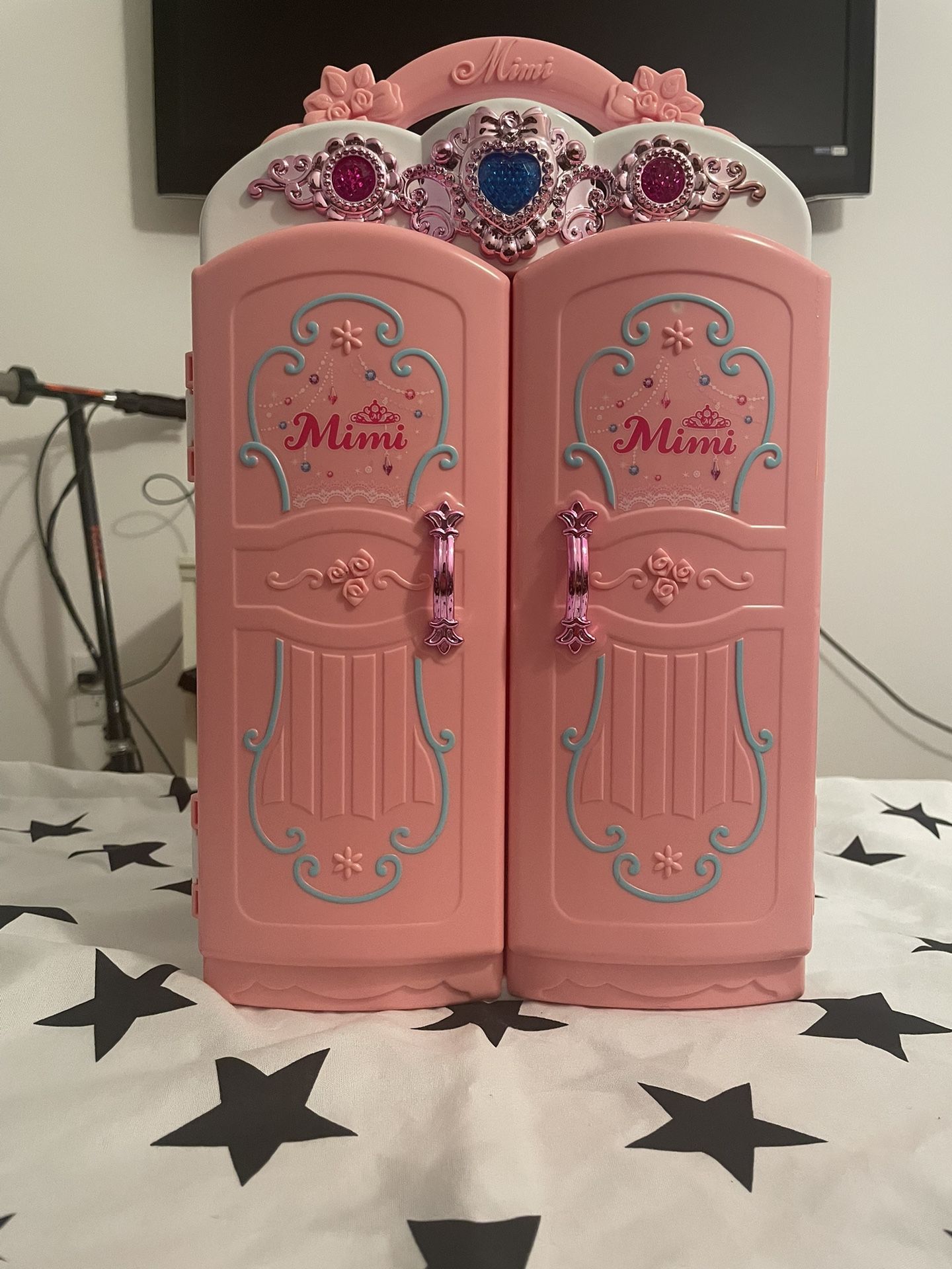 “Mimi” wardrobe for barbies