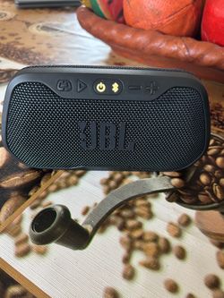 JBL Flex Bluetooth speaker