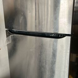 Refrigerator Must Go !