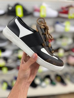 LOUIS VUITTON LOUS SNEAKERS SIZE 8 USED